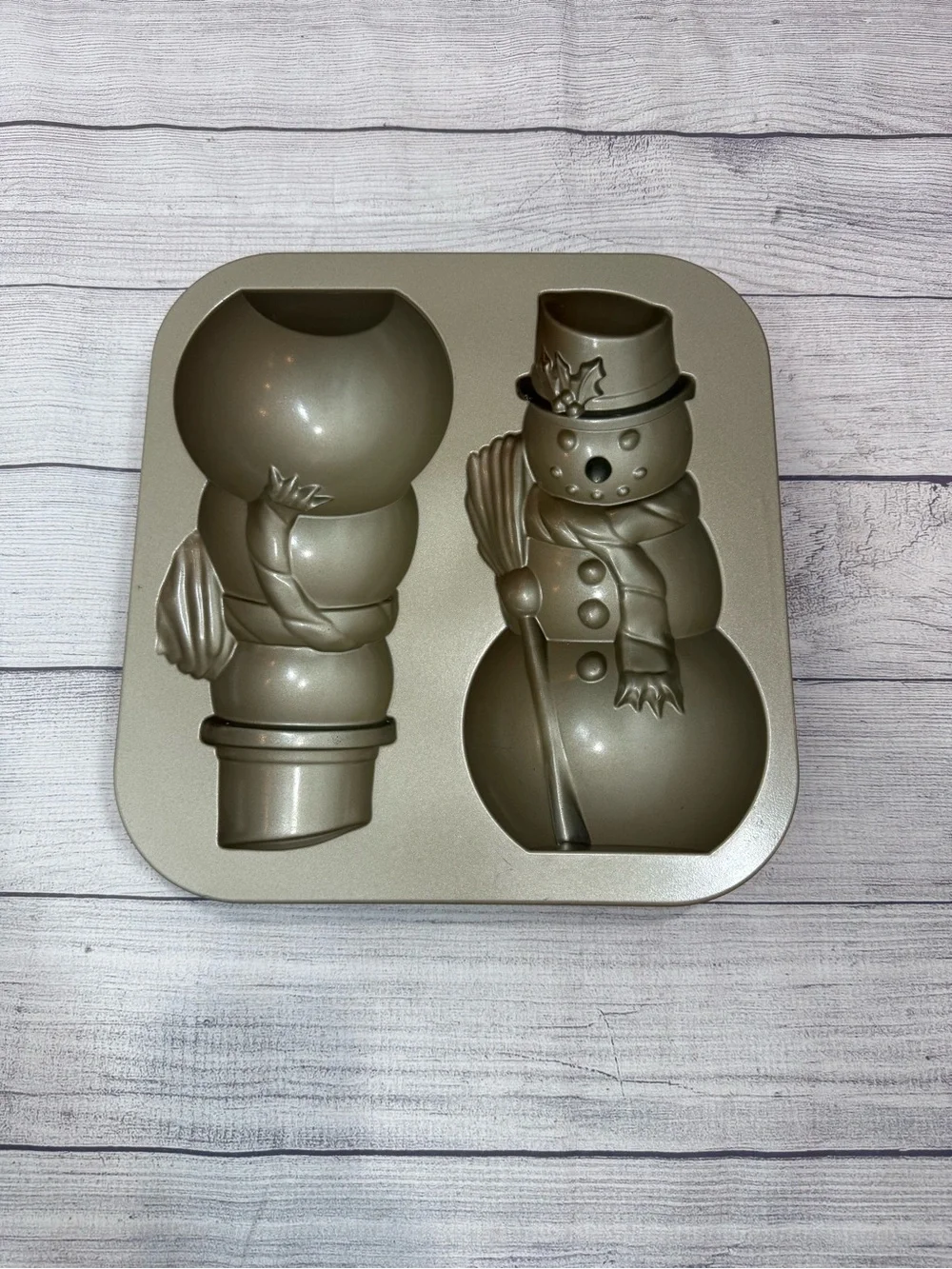 Nordic Ware 10 Cup 3D Snowman Cake Baking Pan Mold Cast Aluminum USA holidays
